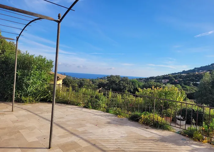 別荘 L'eau Des Oliviers キャバレール・シュル・メール