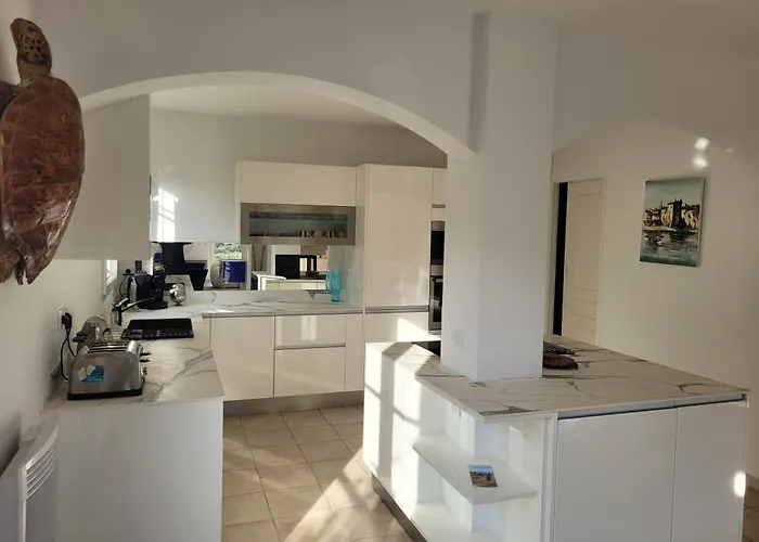 L'eau Des Oliviers 別荘