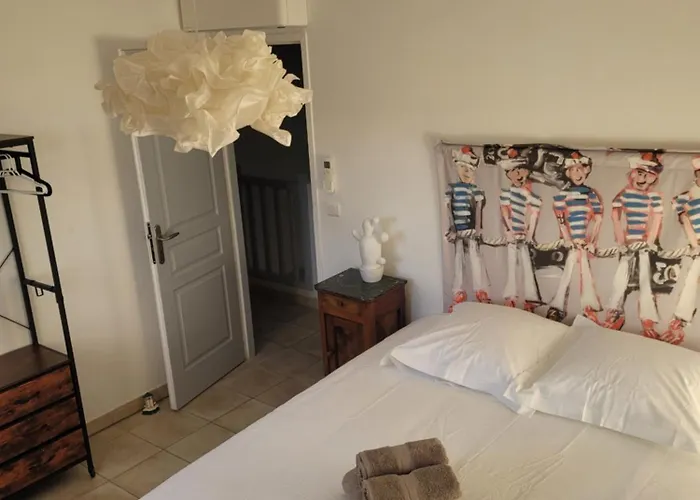 L'eau Des Oliviers 別荘